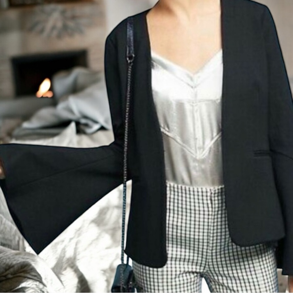 ANTHROPOLOGIE Cartonnier Black Bell Sleeve Blazer